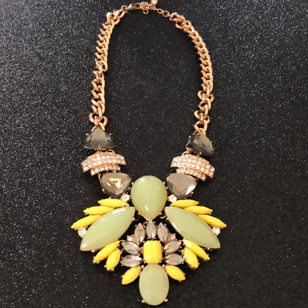Yellow/sea foam green costume necklace
